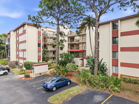Photo of 7500 40th Avenue W #203, Bradenton, FL 34209 (MLS # A4690964)