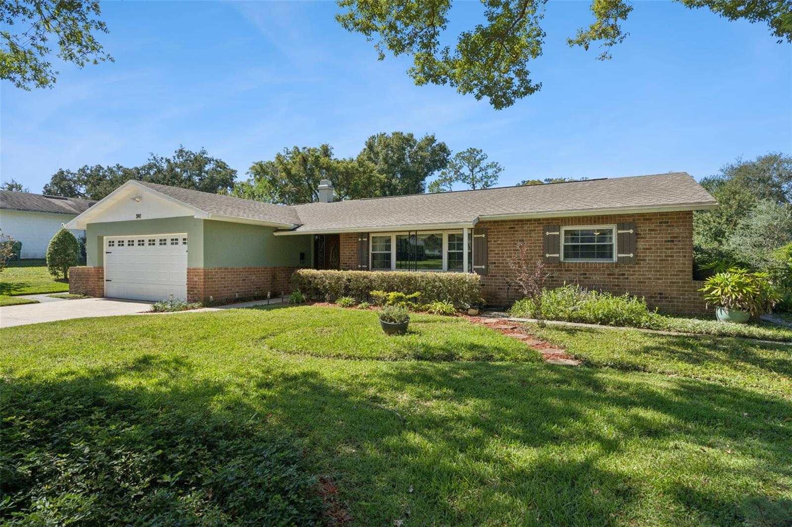 390 GROVE COURT