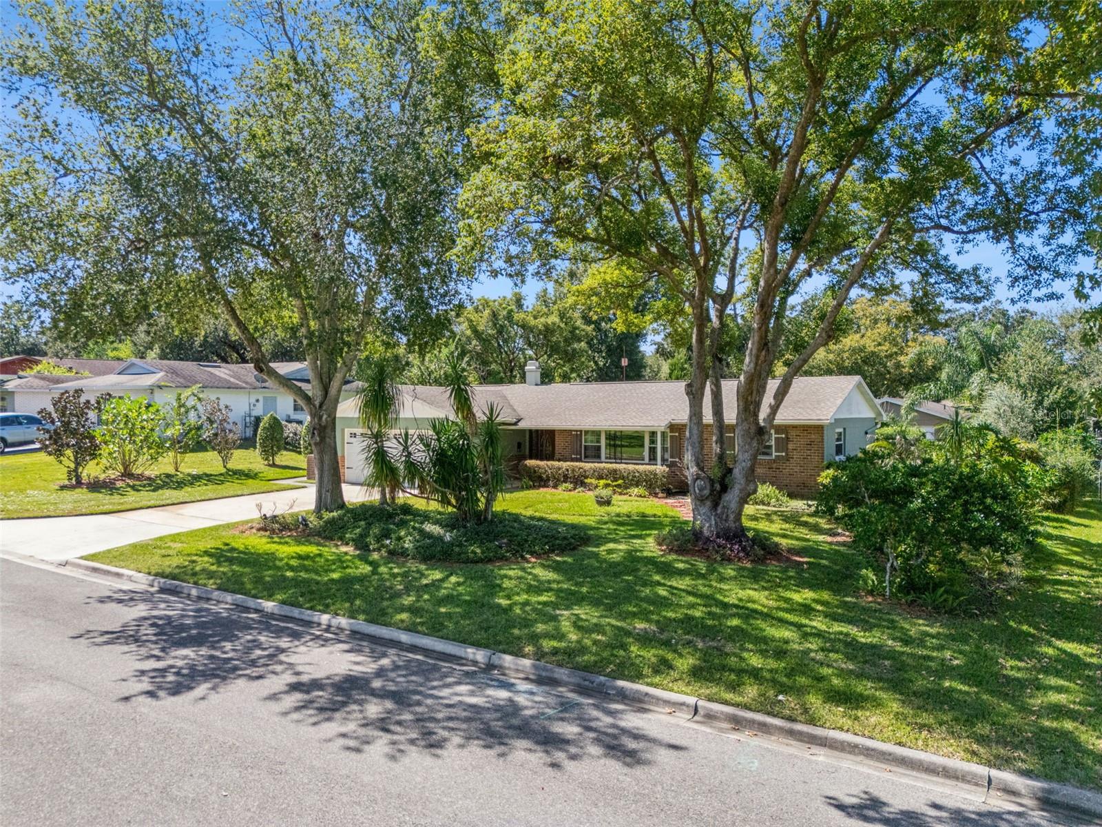 390 GROVE COURT