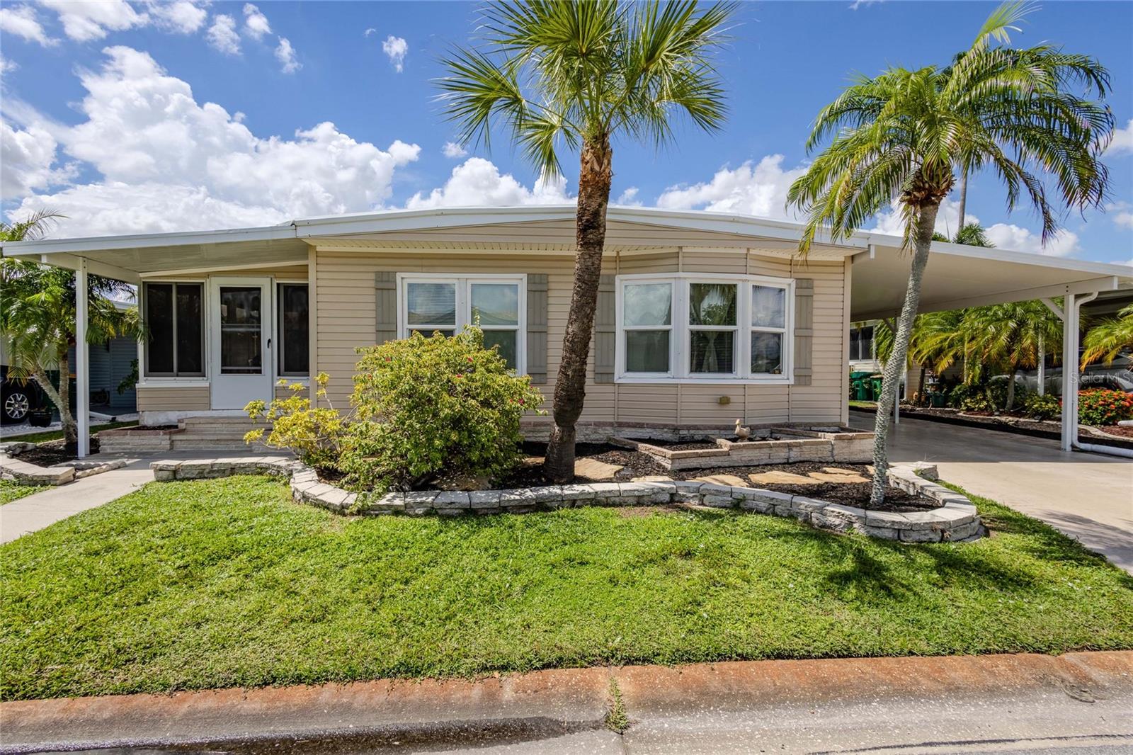 2100 KINGS HIGHWAY 305, PORT CHARLOTTE, FL, 33980 1 2100 KINGS HIGHWAY 305