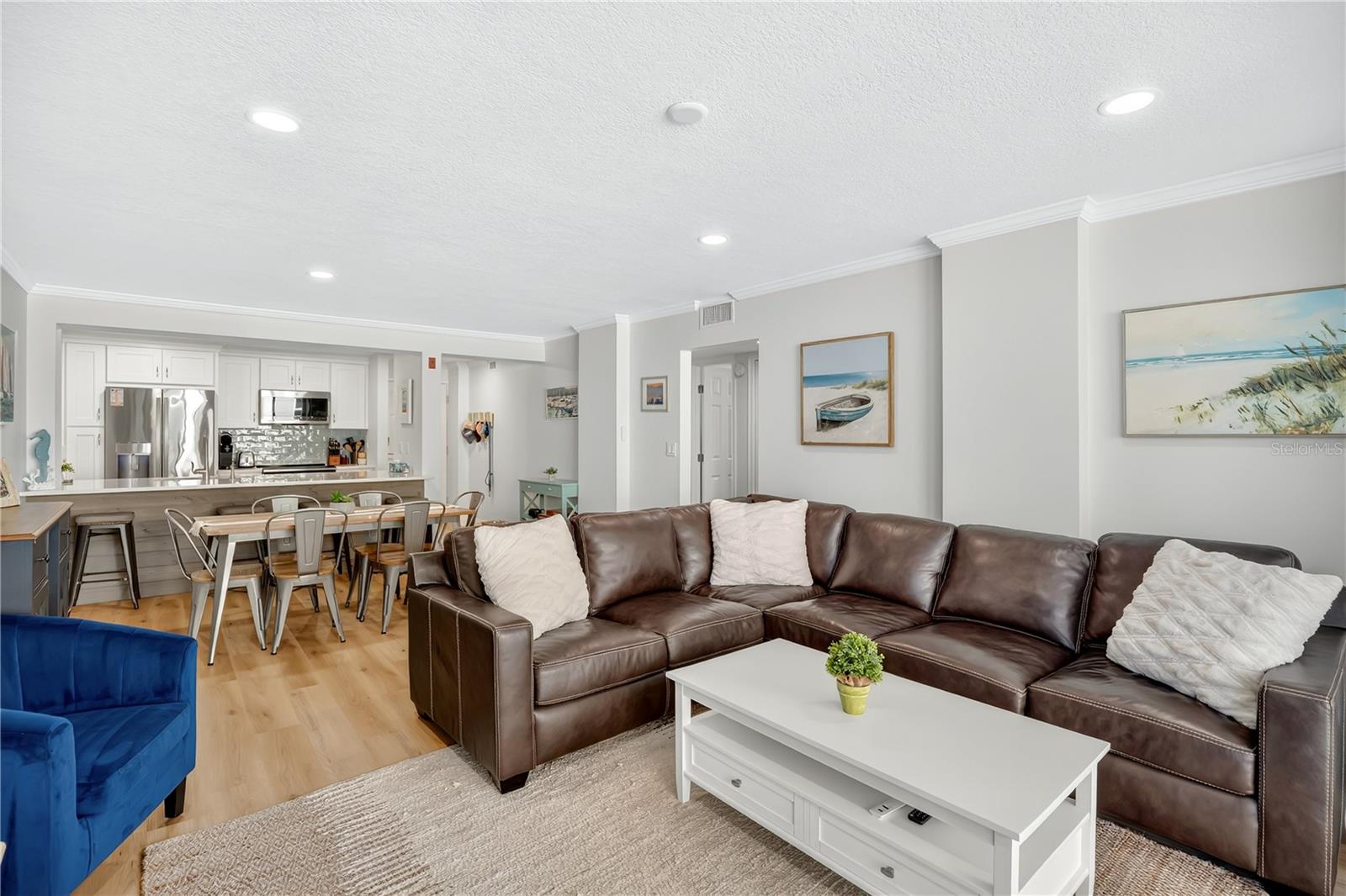 EAST WIND SOUTH & NORTH - Residential