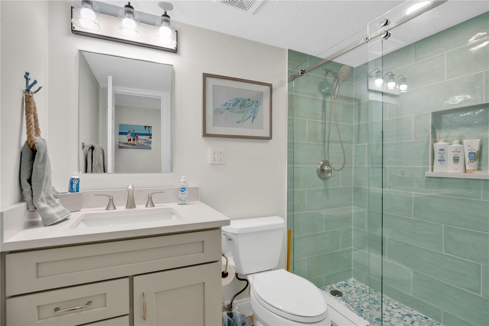 EAST WIND SOUTH & NORTH - Residential