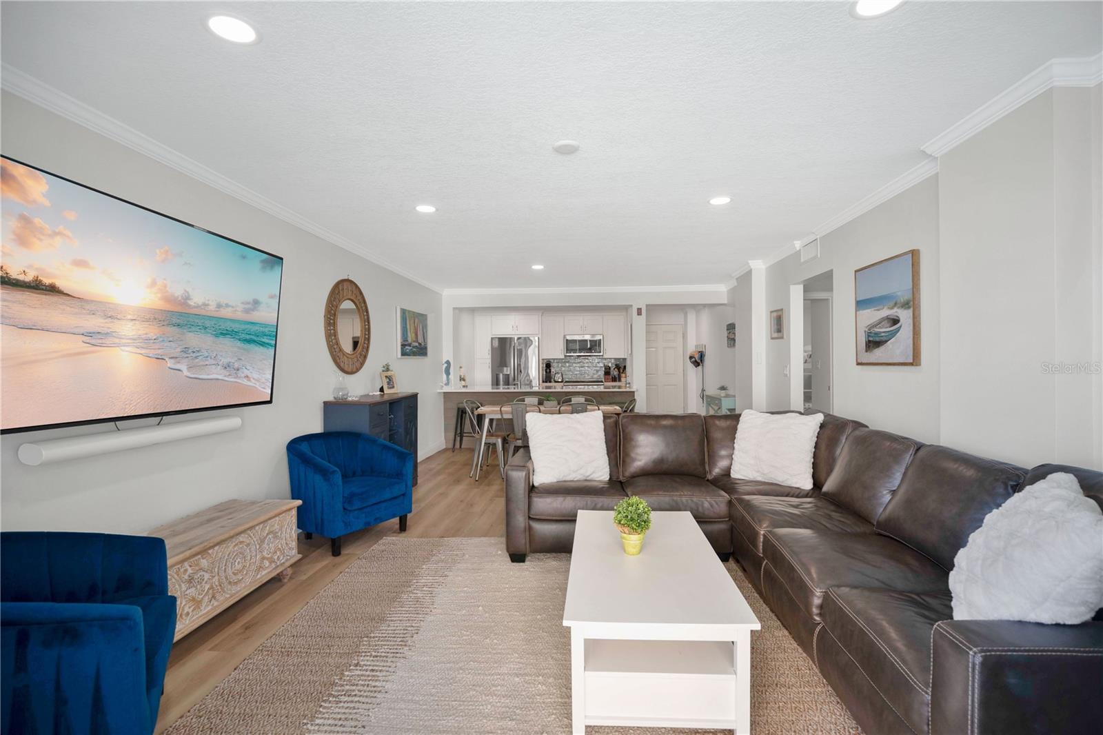 EAST WIND SOUTH & NORTH - Residential