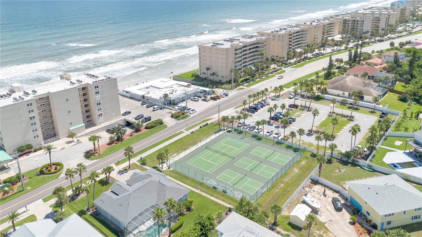 EAST WIND SOUTH & NORTH - Residential