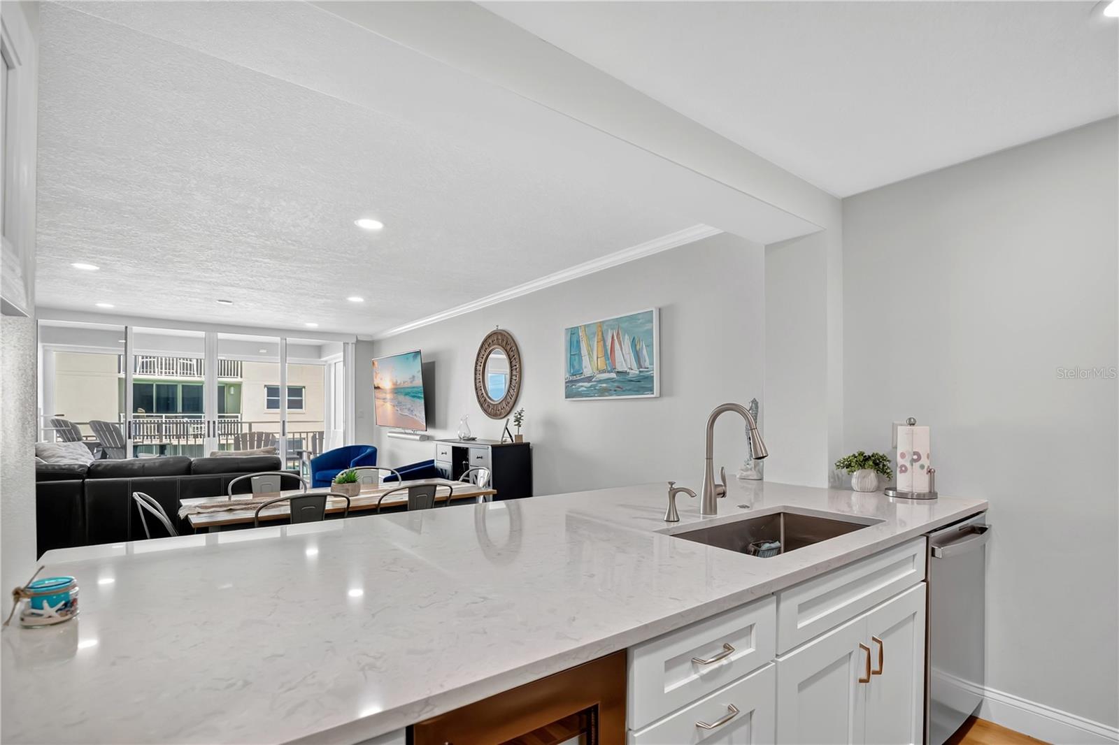 EAST WIND SOUTH & NORTH - Residential