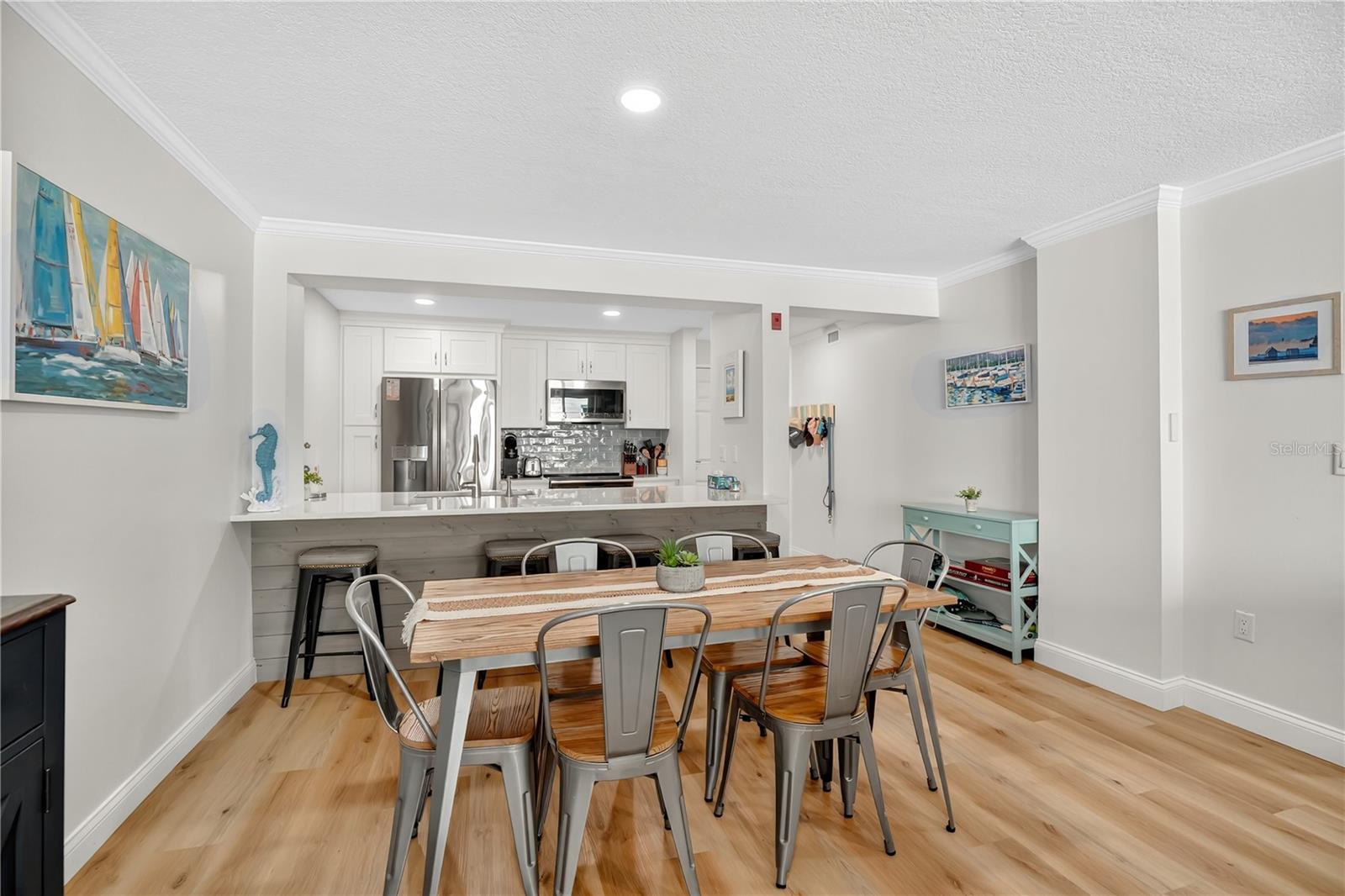 EAST WIND SOUTH & NORTH - Residential