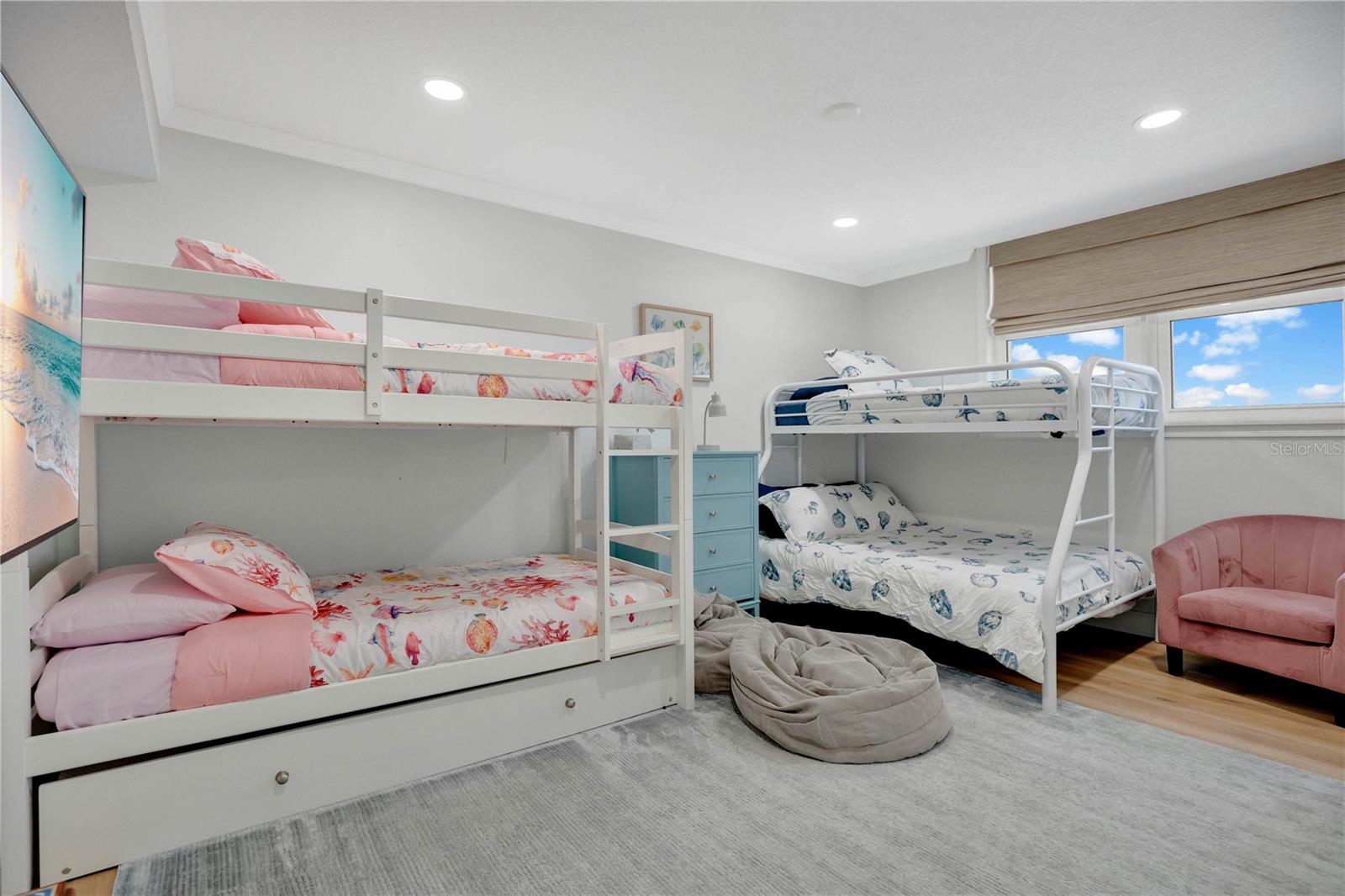 EAST WIND SOUTH & NORTH - Residential