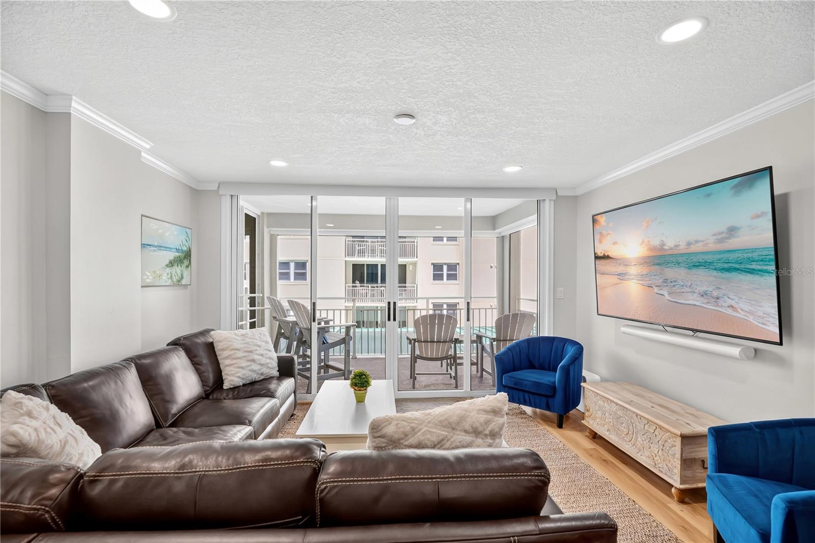 EAST WIND SOUTH & NORTH - Residential