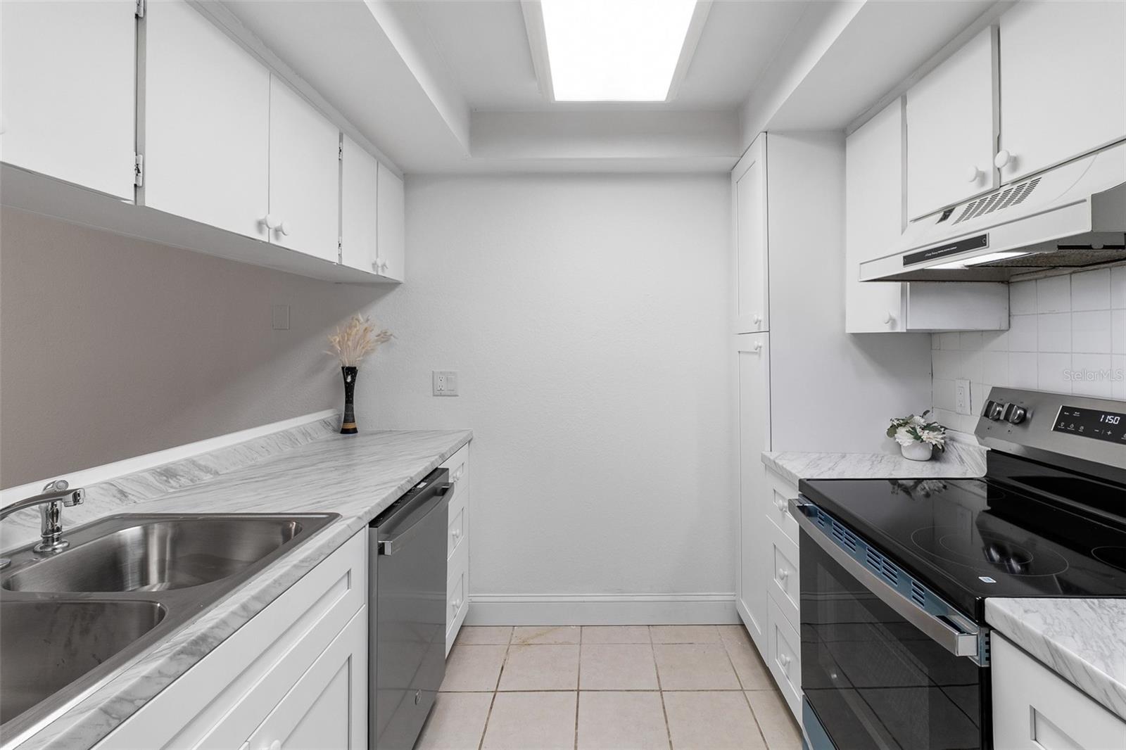 COVE CAY 26-14 VILLAGE I - Residential