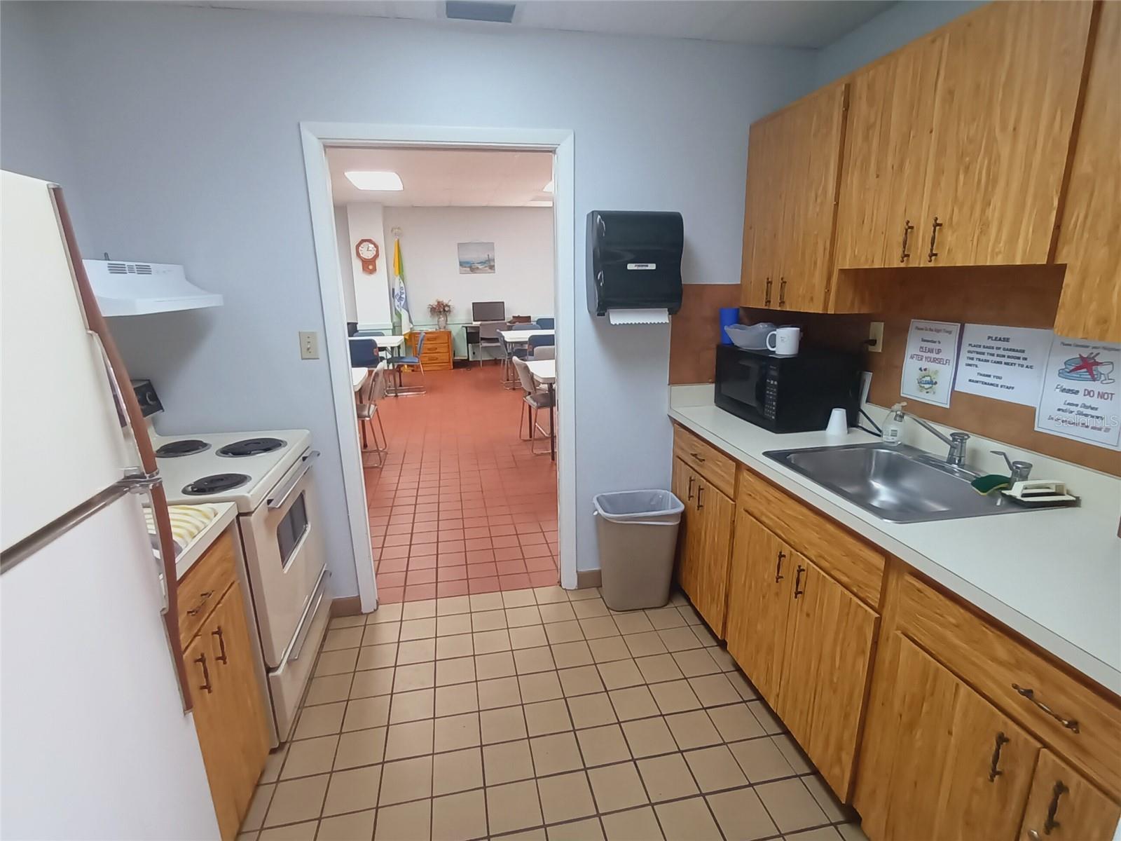 TRI-PAR ESTATES UNIT 4 - Residential