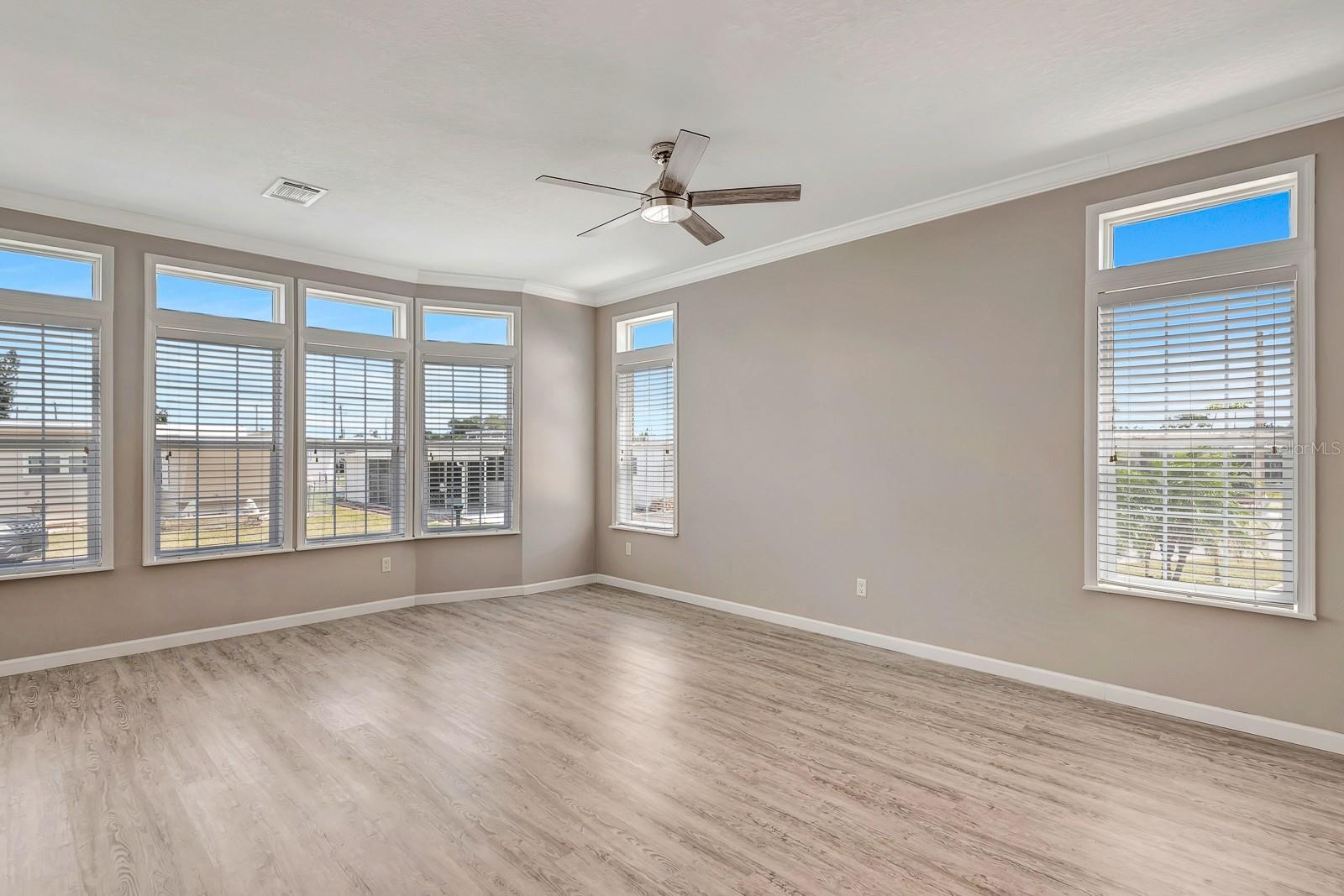 TRI-PAR ESTATES UNIT 4 - Residential