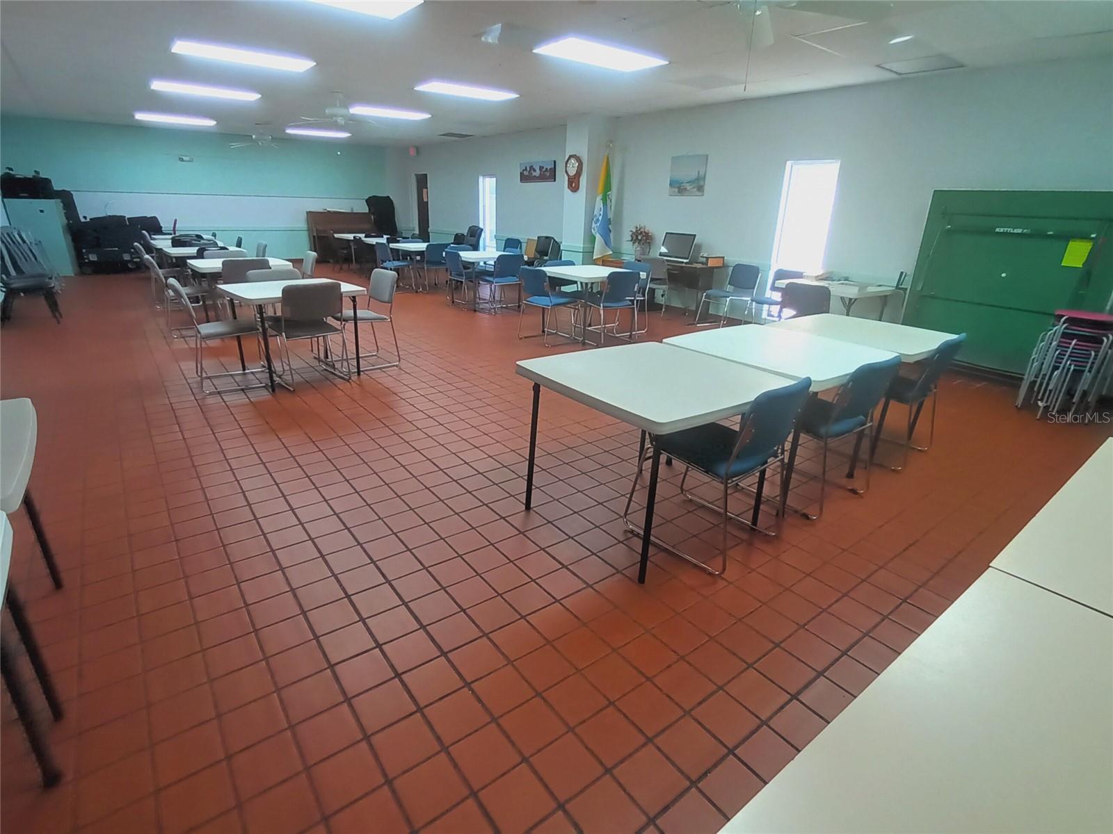 TRI-PAR ESTATES UNIT 4 - Residential