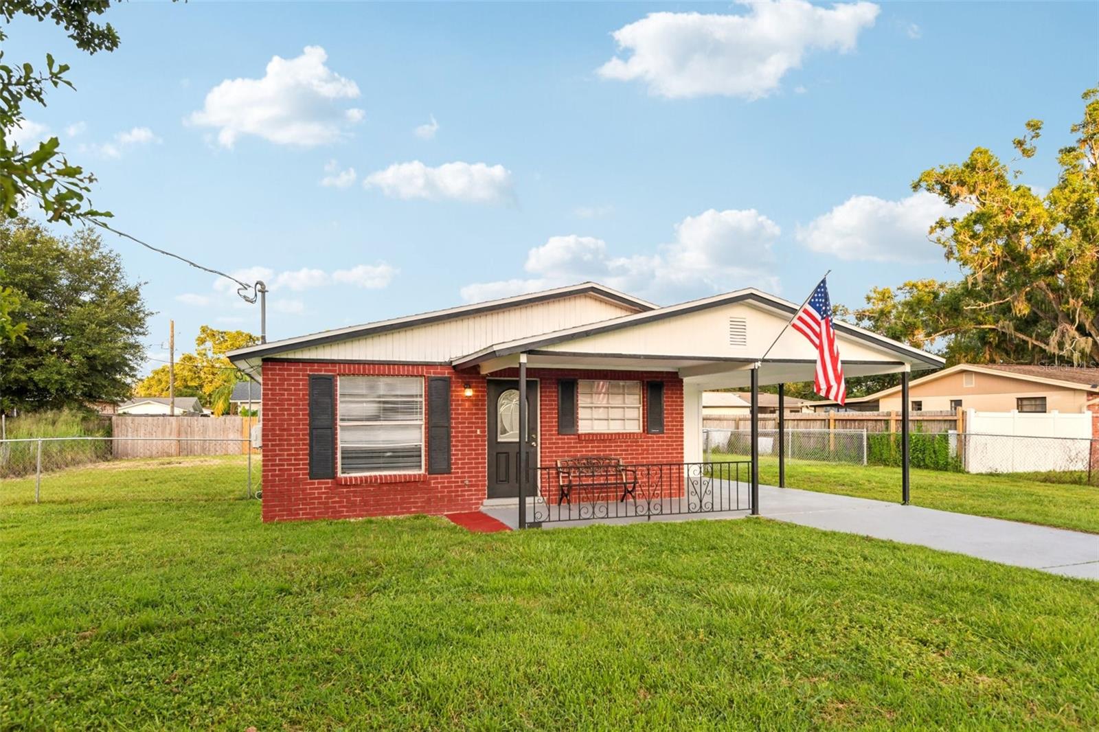 1302 N BRACEWELL DRIVE