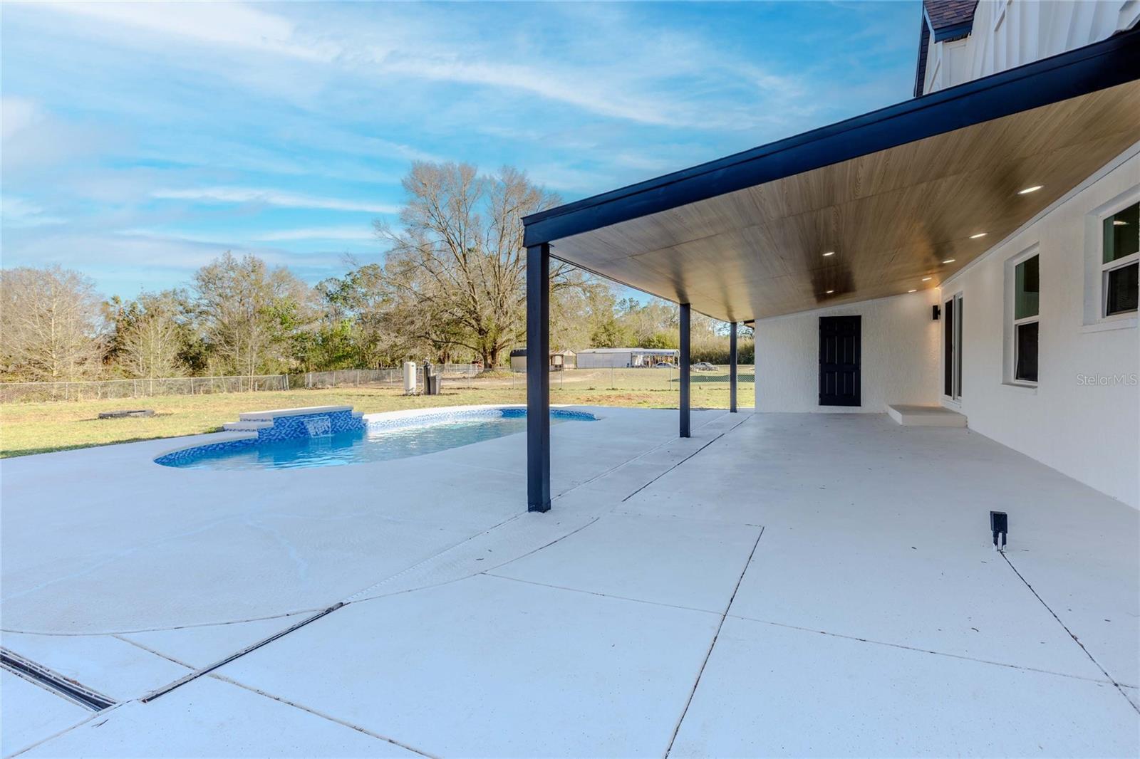 FOX RIDGE - Residential