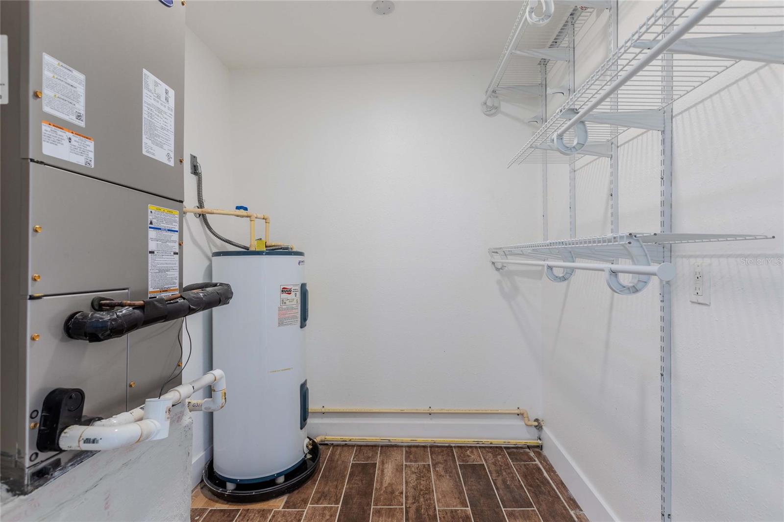 FOX RIDGE - Residential