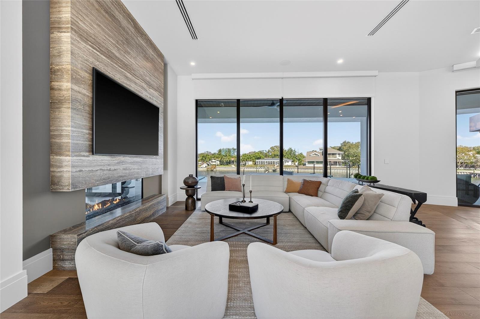 1075 31ST TERRACE NE