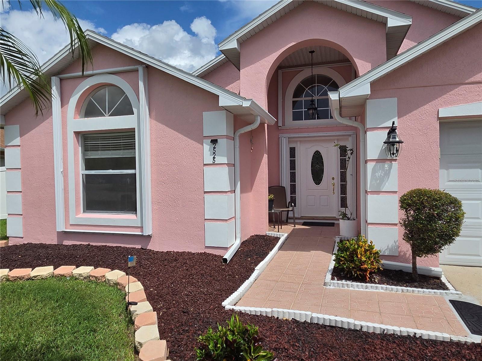 2525 HIKERS COURT