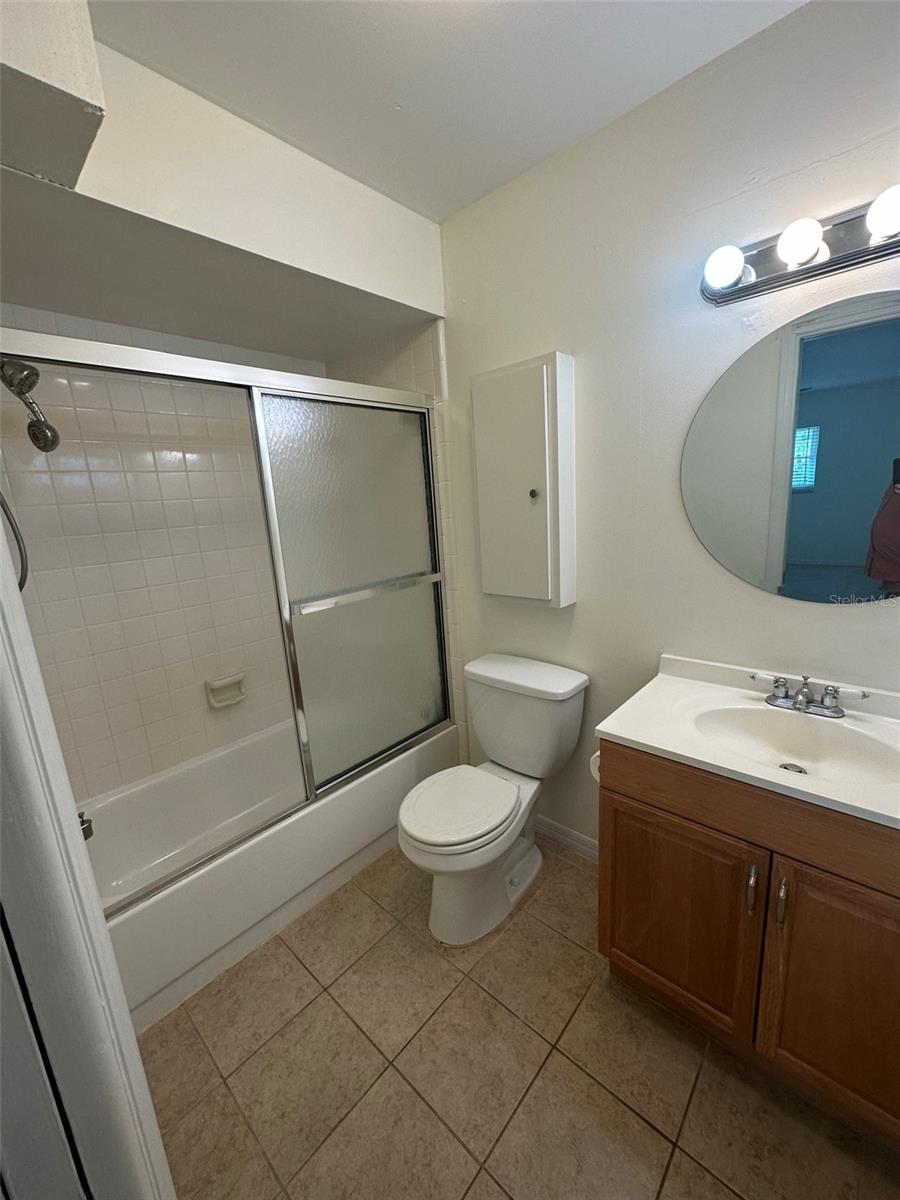 BAYWOOD COLONY GARDEN APTS - Residential Lease
