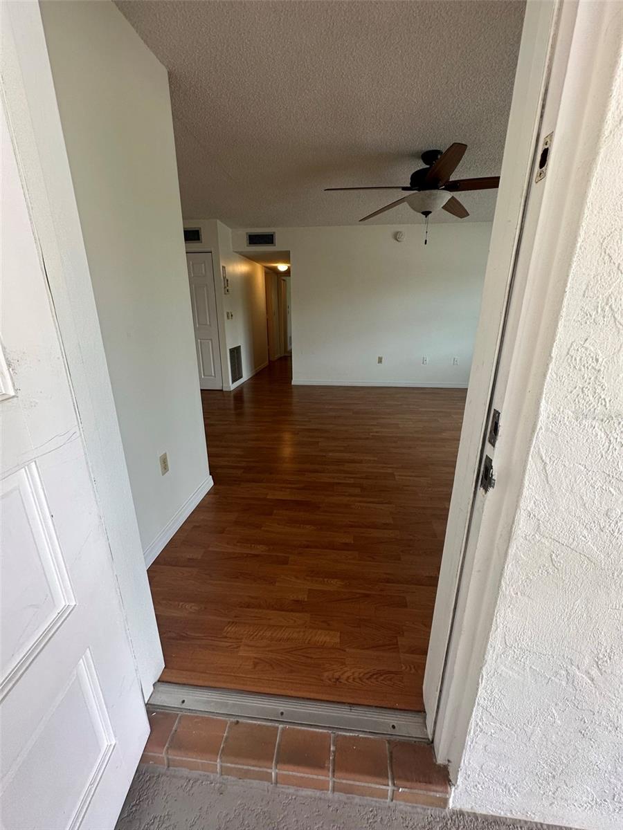 BAYWOOD COLONY GARDEN APTS - Residential Lease