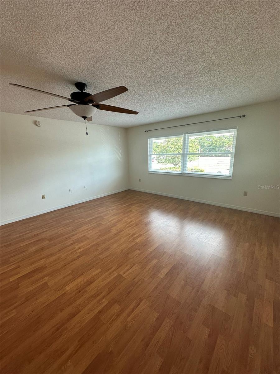 BAYWOOD COLONY GARDEN APTS - Residential Lease