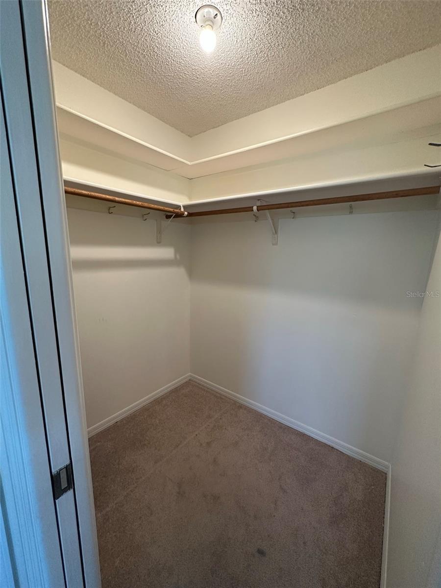 BAYWOOD COLONY GARDEN APTS - Residential Lease
