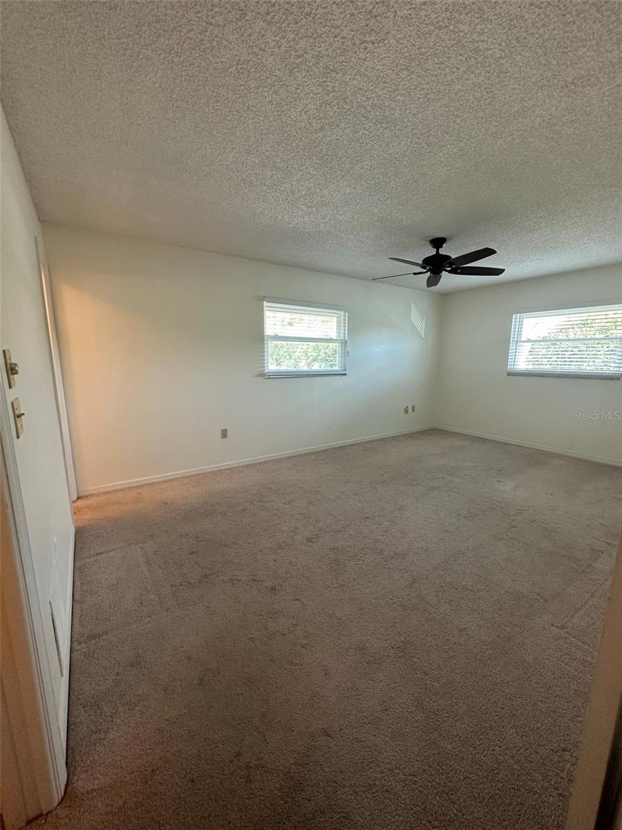 BAYWOOD COLONY GARDEN APTS - Residential Lease