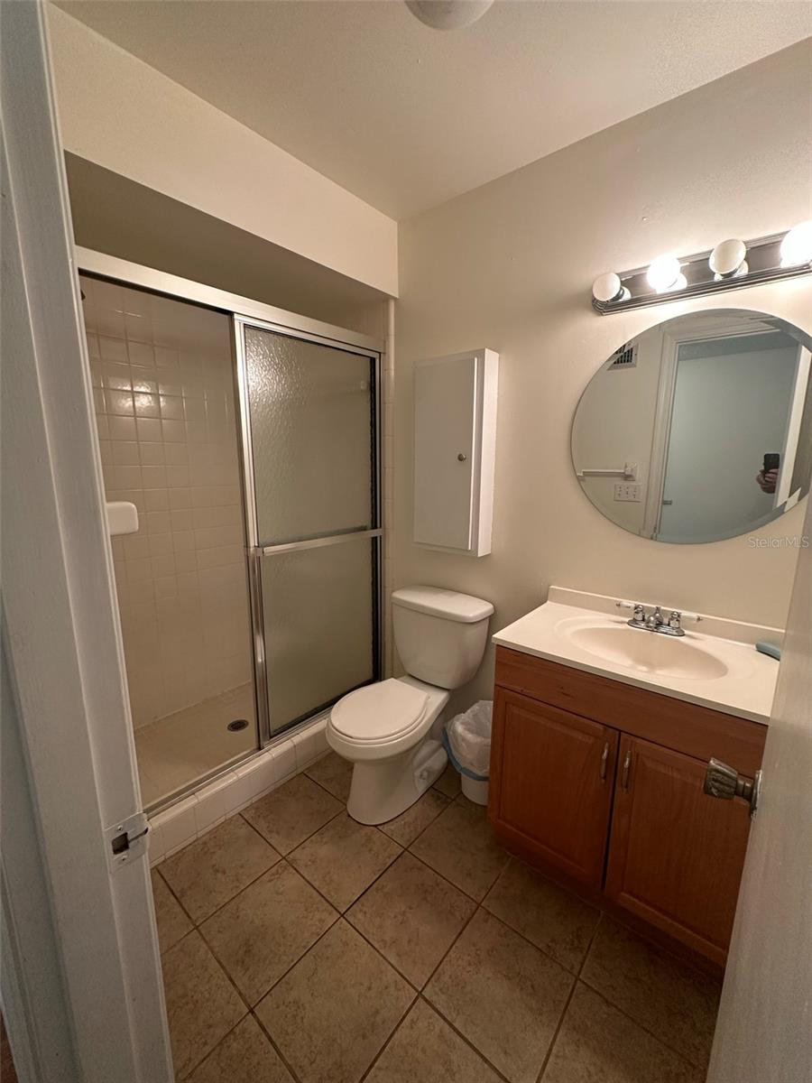 BAYWOOD COLONY GARDEN APTS - Residential Lease