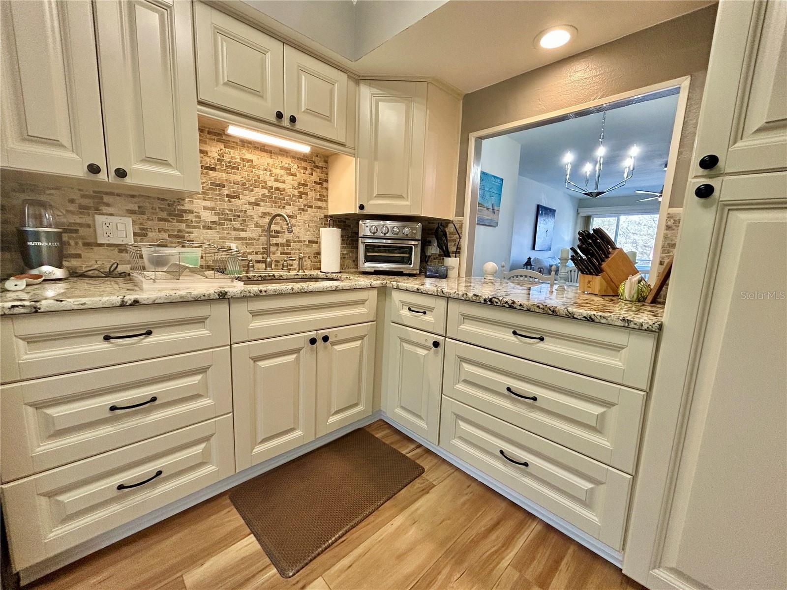 ON TOP OF THE WORLD - Residential