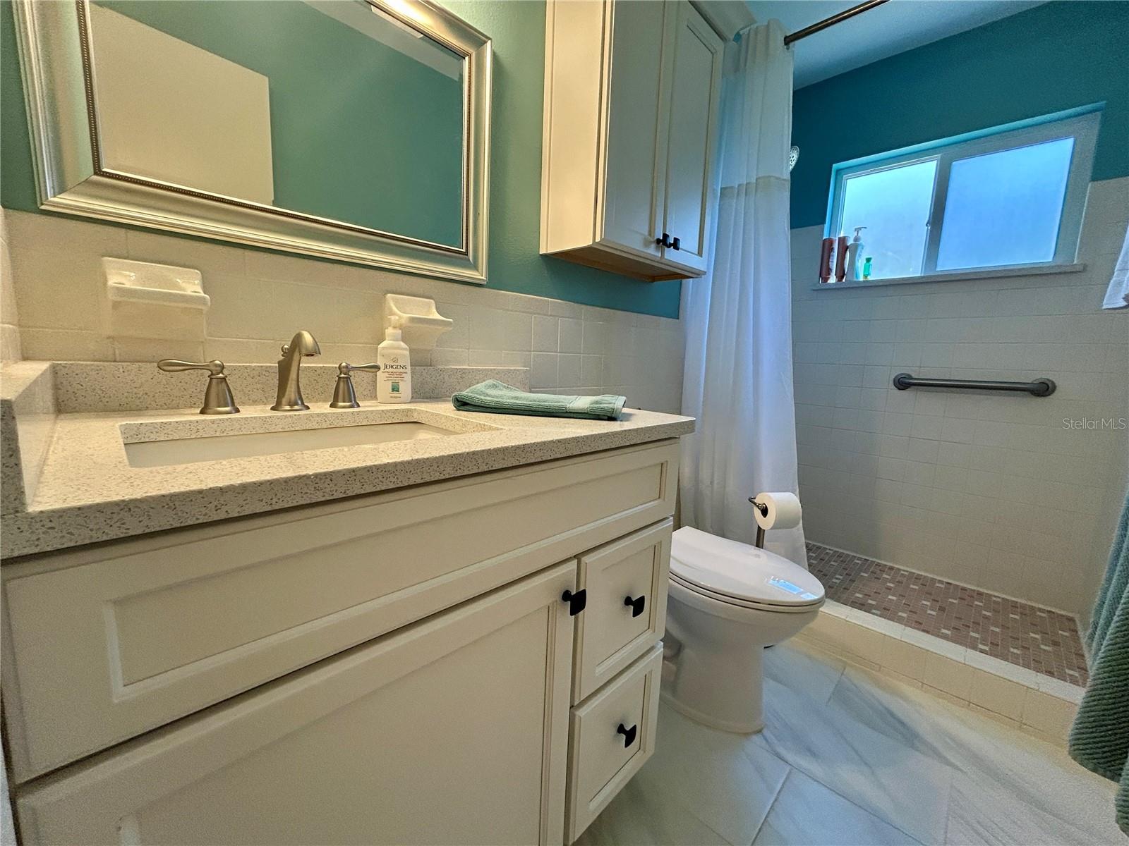 ON TOP OF THE WORLD - Residential