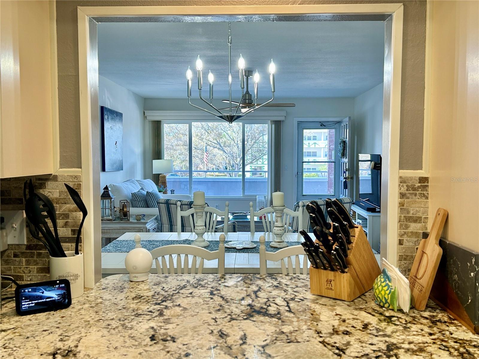 ON TOP OF THE WORLD - Residential