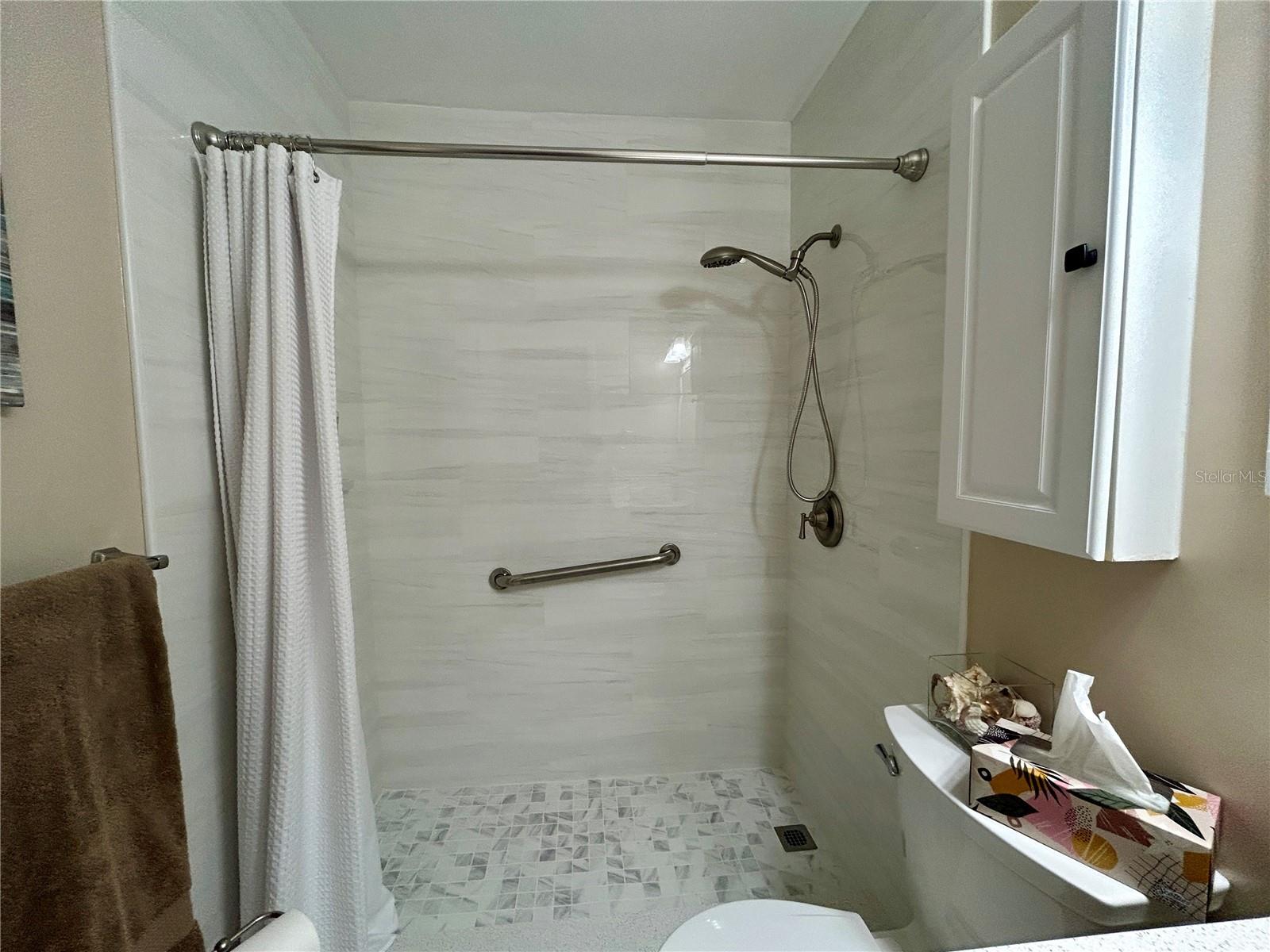 ON TOP OF THE WORLD - Residential