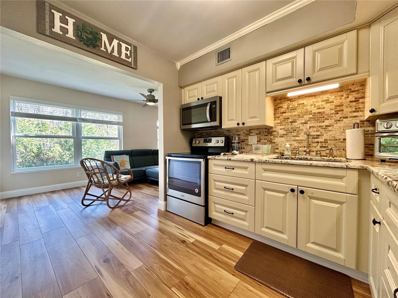 ON TOP OF THE WORLD - Residential