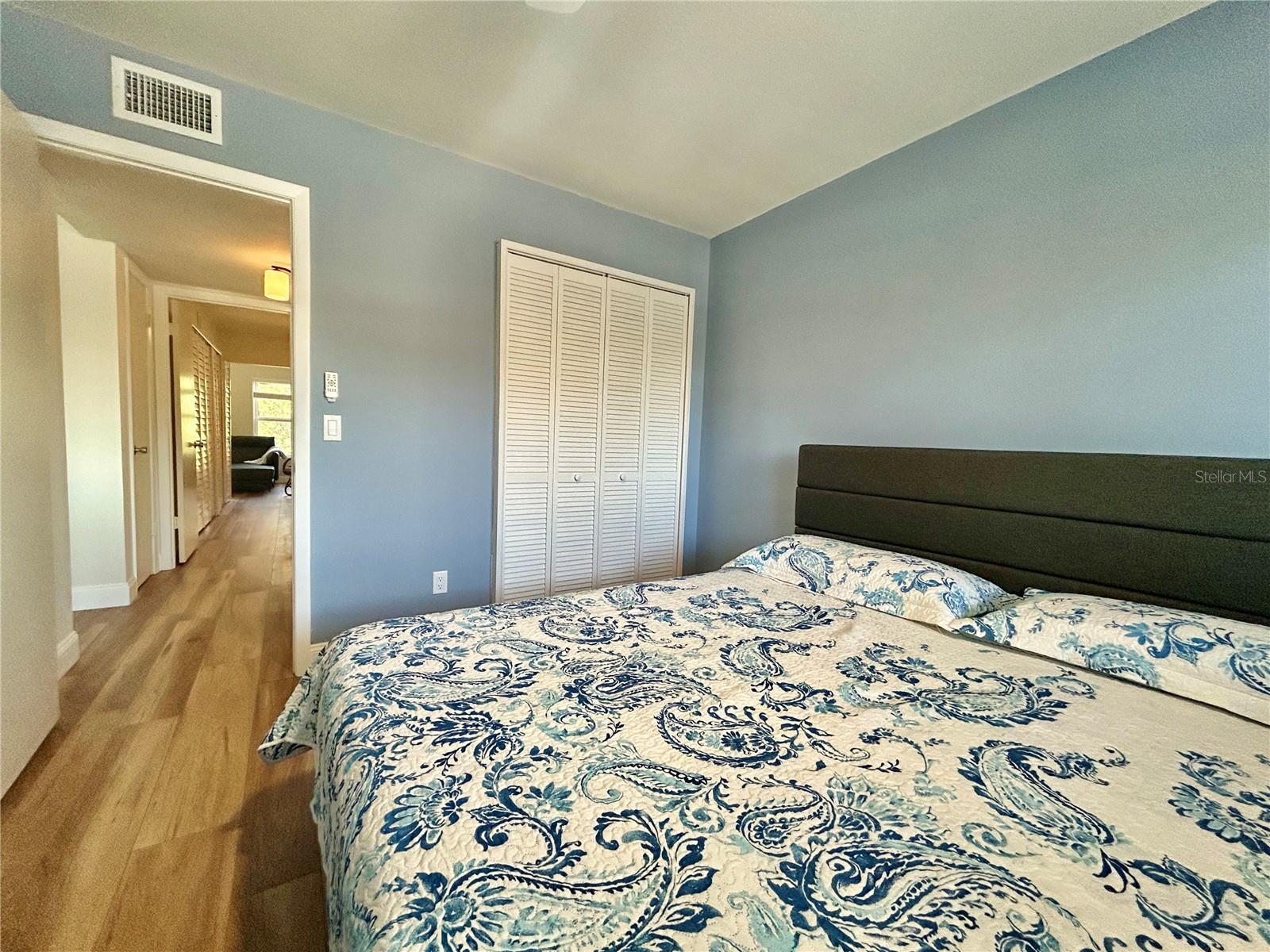 ON TOP OF THE WORLD - Residential