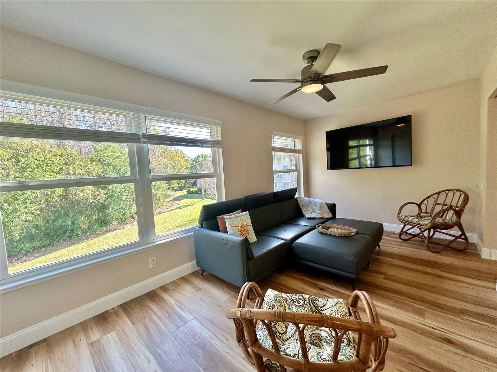 ON TOP OF THE WORLD - Residential