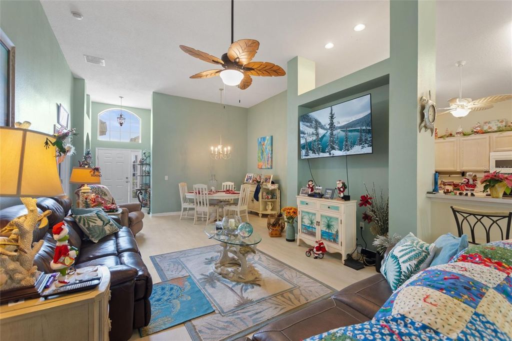 Photo of 642 Vista Oaks Way, Davenport, FL 33837 (MLS # S5139597)