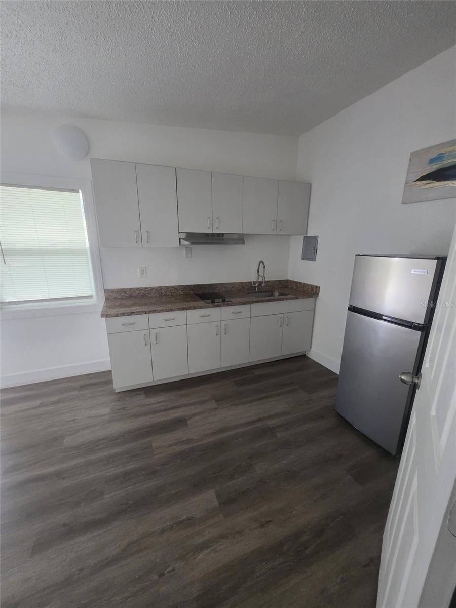 7 N CHRISTIANA AVENUE