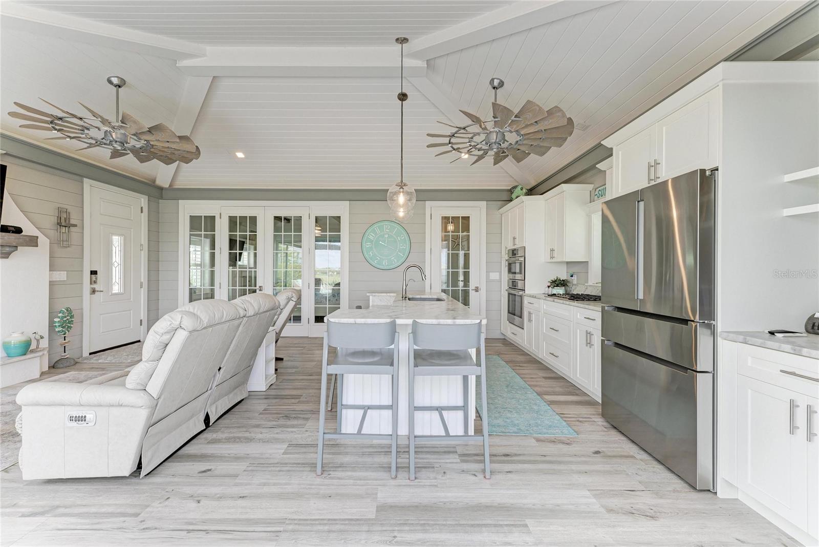 THORNTON CRK MOTORCOACH RESIDENCE - Residential