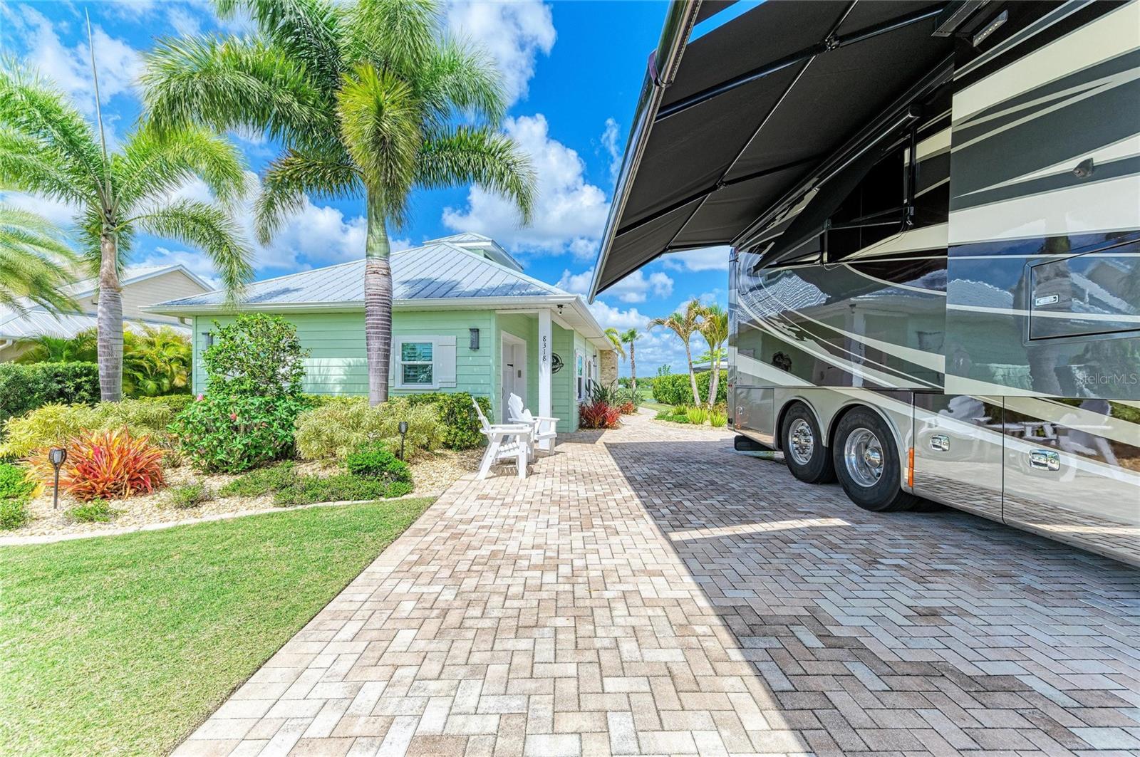 THORNTON CRK MOTORCOACH RESIDENCE - Residential