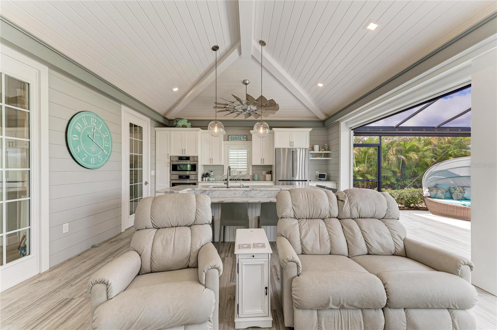 THORNTON CRK MOTORCOACH RESIDENCE - Residential