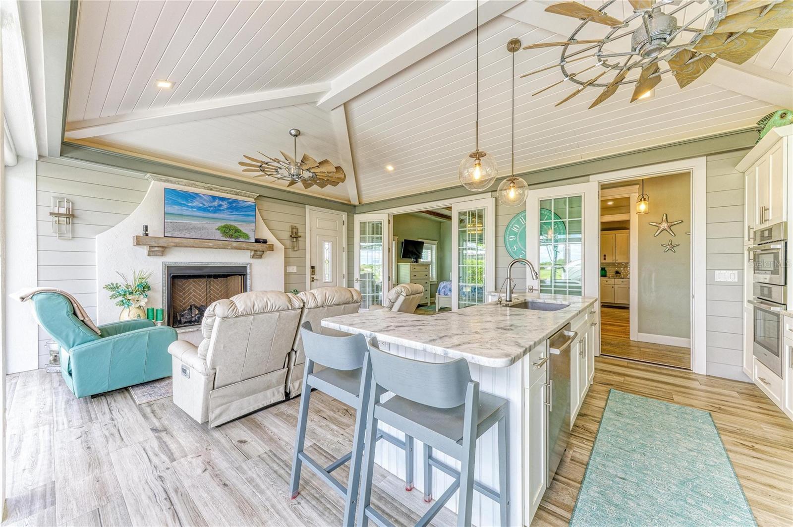 THORNTON CRK MOTORCOACH RESIDENCE - Residential