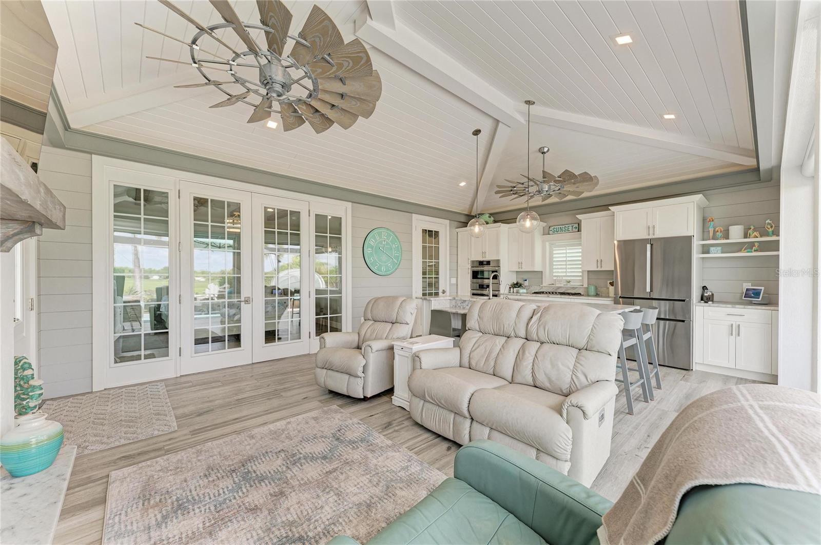 THORNTON CRK MOTORCOACH RESIDENCE - Residential