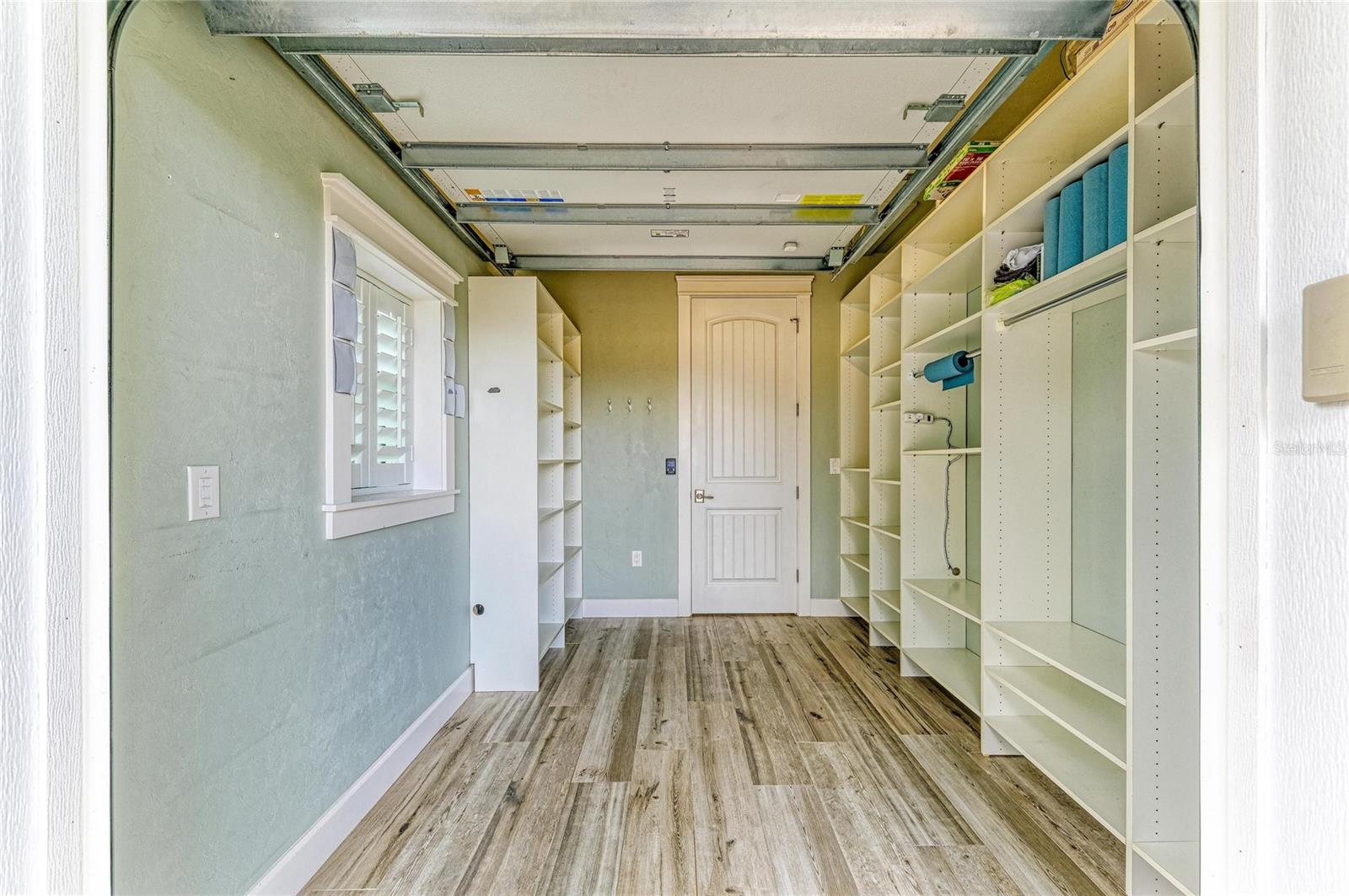 THORNTON CRK MOTORCOACH RESIDENCE - Residential