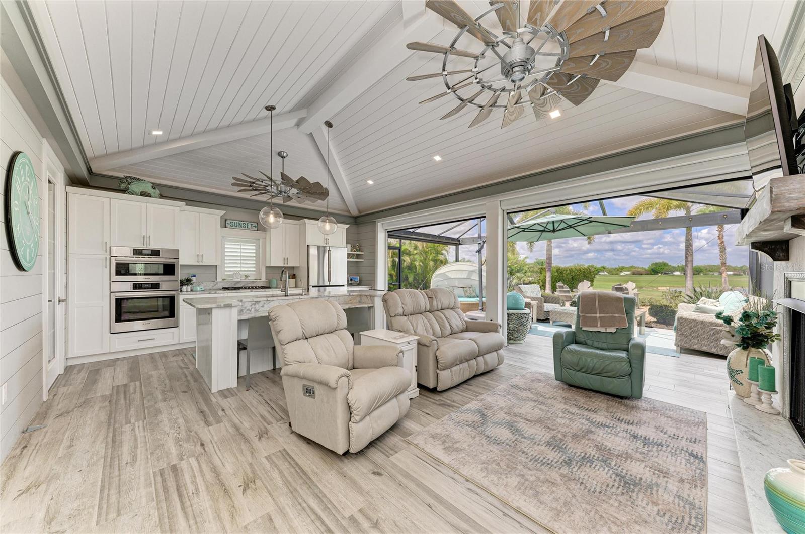 THORNTON CRK MOTORCOACH RESIDENCE - Residential