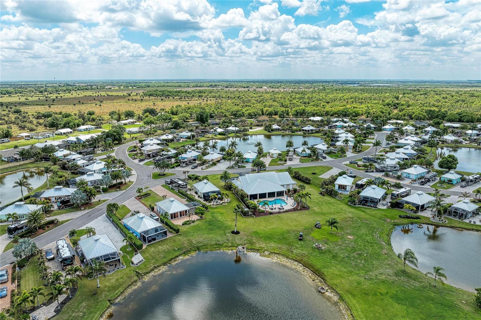 THORNTON CRK MOTORCOACH RESIDENCE - Residential