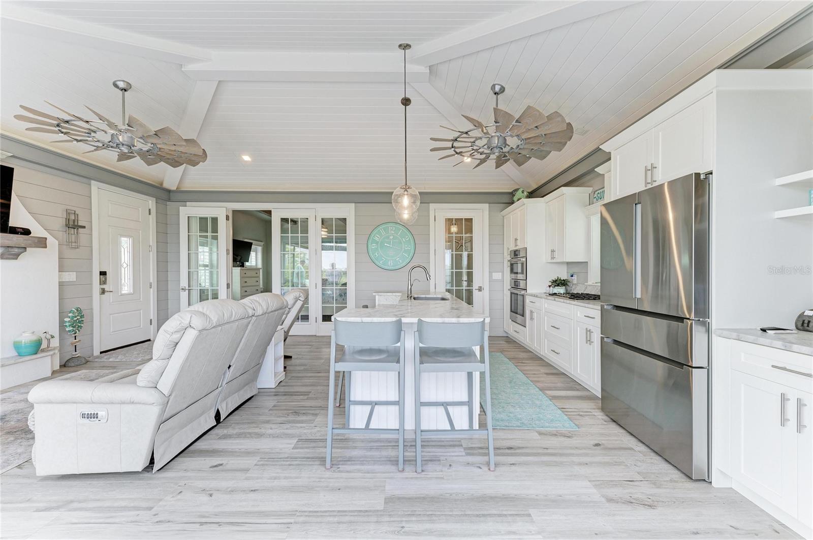 THORNTON CRK MOTORCOACH RESIDENCE - Residential