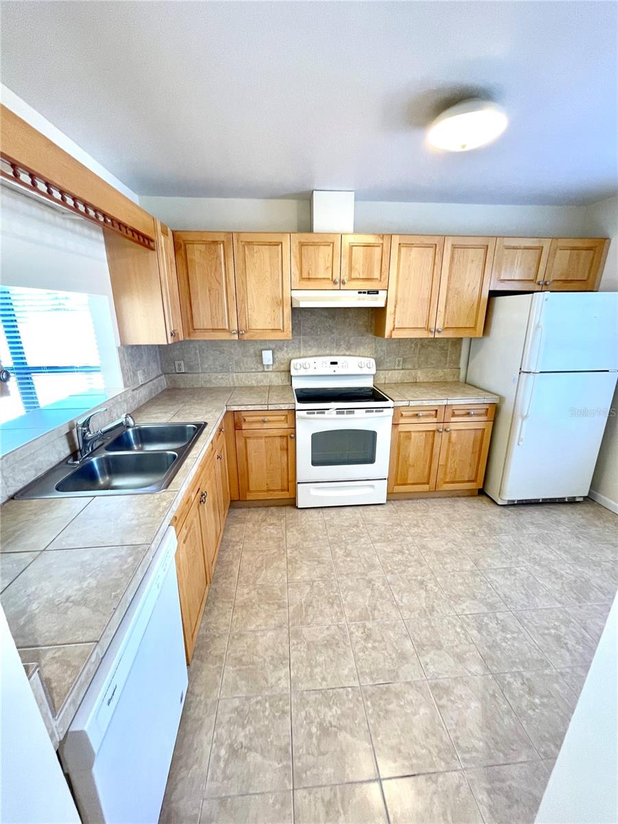 HIGH ACRES - Residential Lease