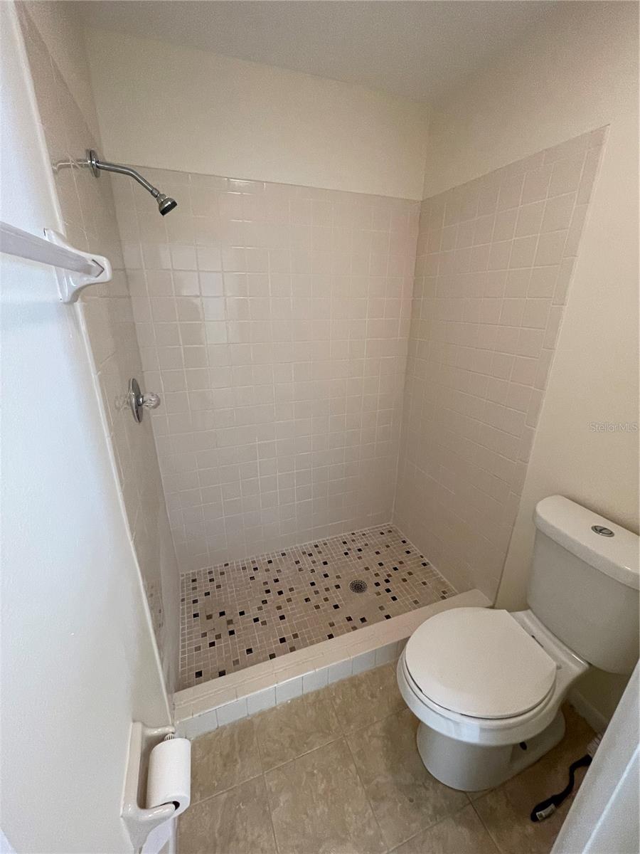 HIGH ACRES - Residential Lease