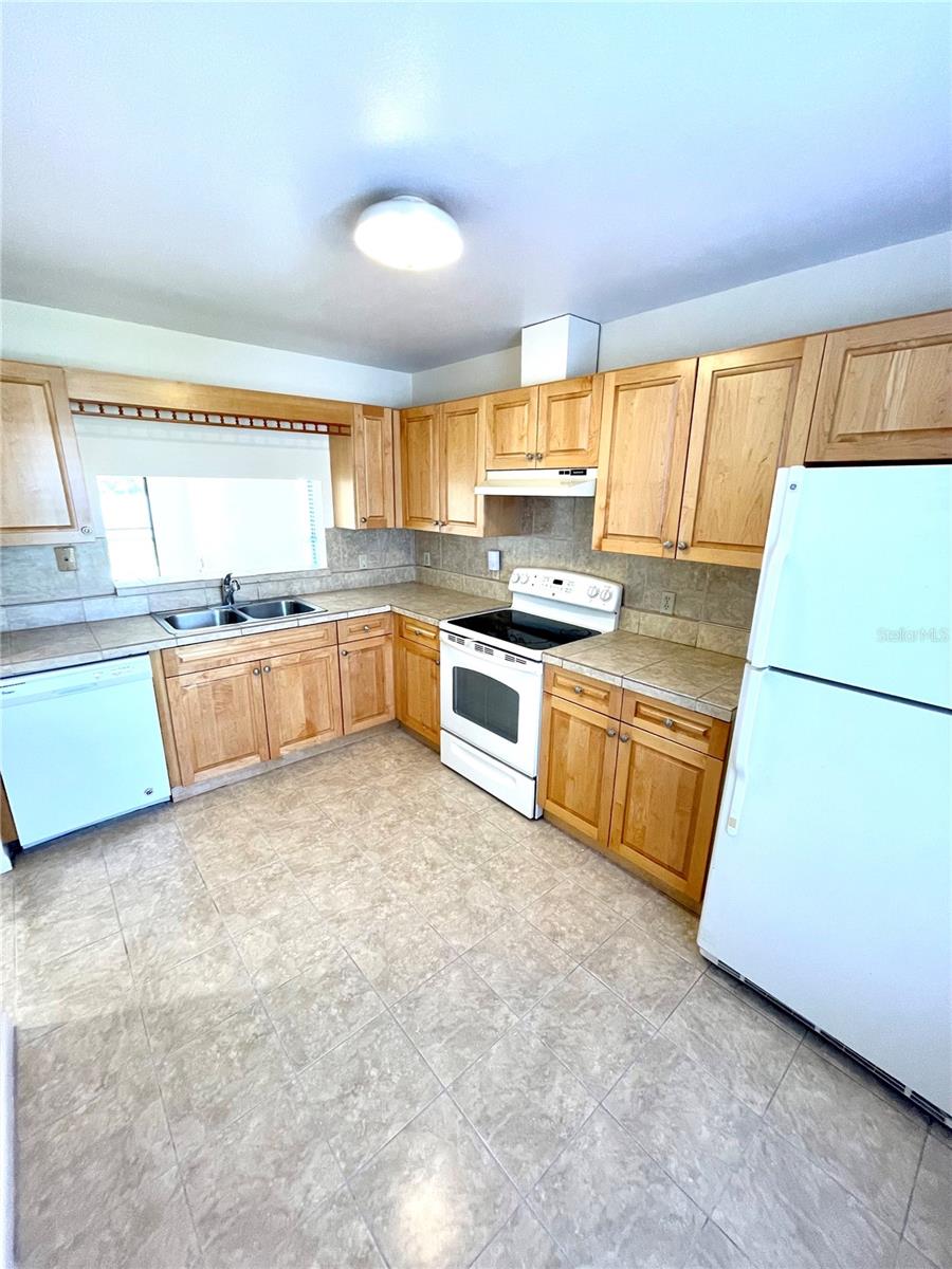 HIGH ACRES - Residential Lease