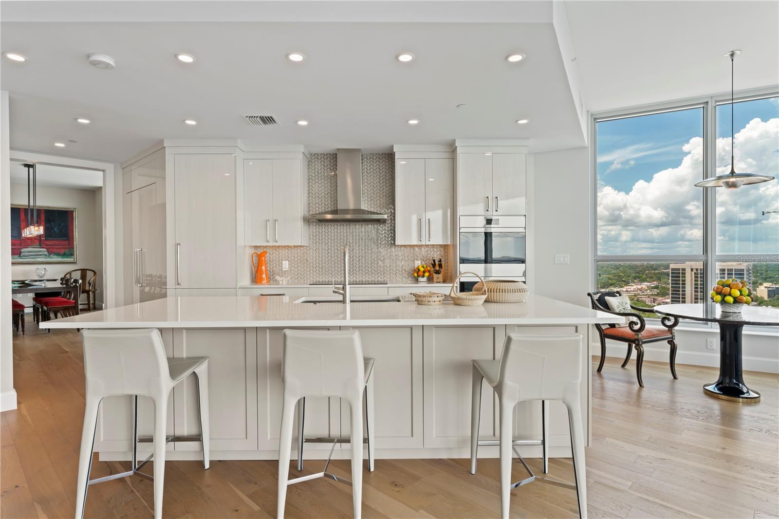 VIRAGE BAYSHORE - Residential