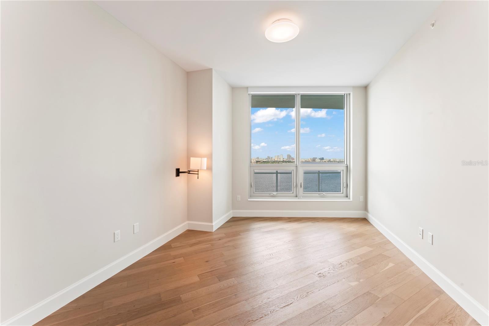 VIRAGE BAYSHORE - Residential